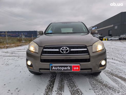 Toyota RAV4 2009 коричневый - фото 2