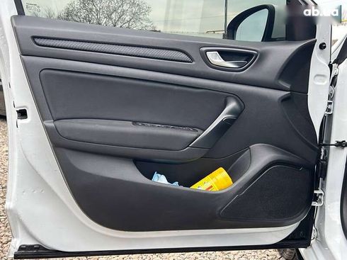 Renault Megane 2019 - фото 10