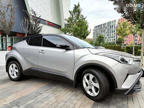 Toyota C-HR 2016 - фото 28