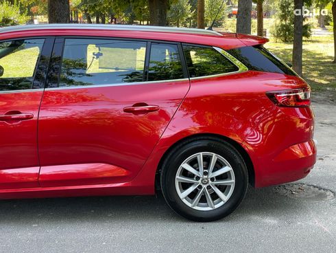 Renault Megane 2018 красный - фото 10