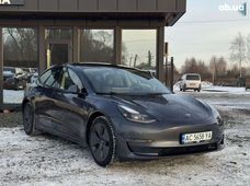 Продаж вживаних Tesla Model 3 2022 року - купити на Автобазарі