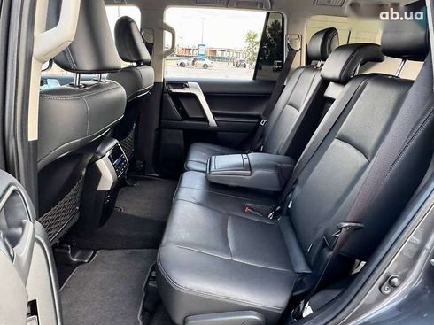 Toyota Land Cruiser Prado 2019 - фото 21
