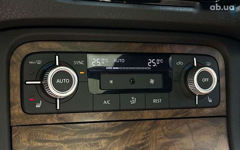 Volkswagen Touareg 2016 - фото 24