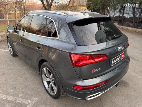 Audi SQ5 2018 серый - фото 16