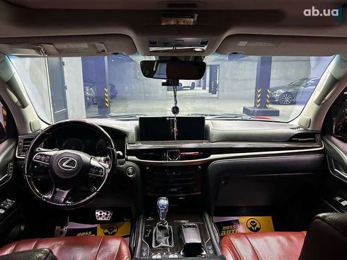 Lexus LX 2017 - фото 9