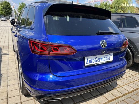 Volkswagen Touareg R 2022 - фото 26