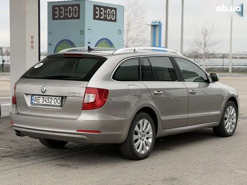 Skoda Superb 2012 - фото 13