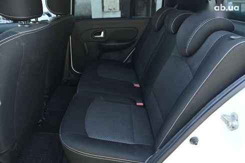 Renault Clio 2010 - фото 24