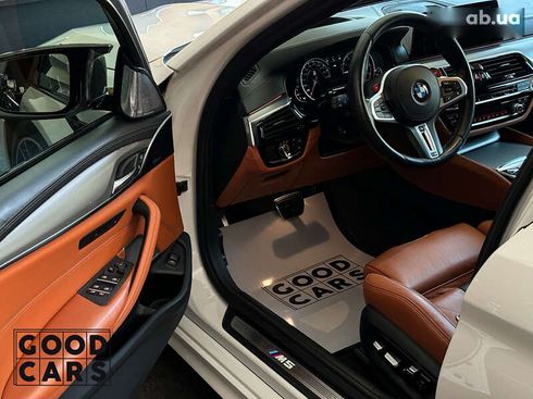 BMW M5 2019 - фото 24