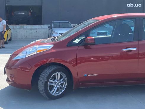 Nissan Leaf 2015 красный - фото 3
