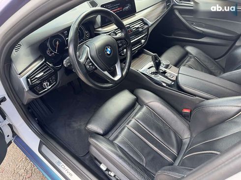 BMW 5 серия 2018 - фото 20