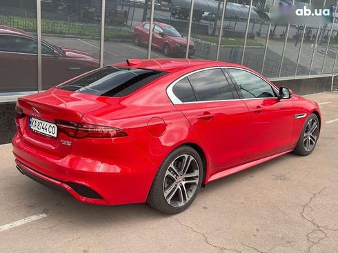 Jaguar XE 2019 - фото 6