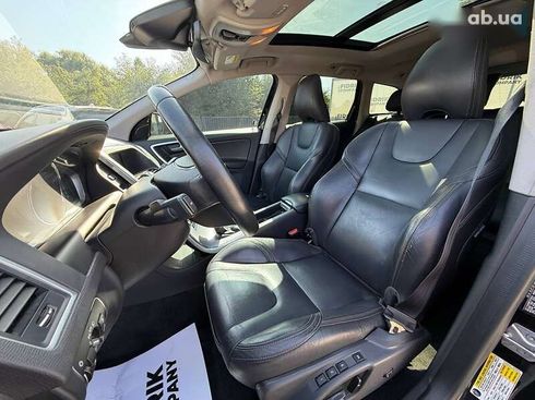 Volvo XC60 2017 - фото 16
