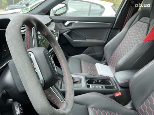 Audi RS Q3 2021 - фото 27
