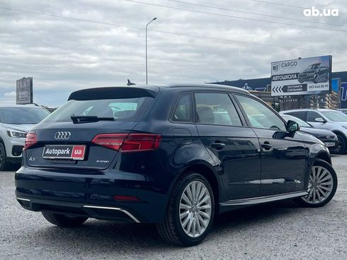 Audi A3 2017 синий - фото 9