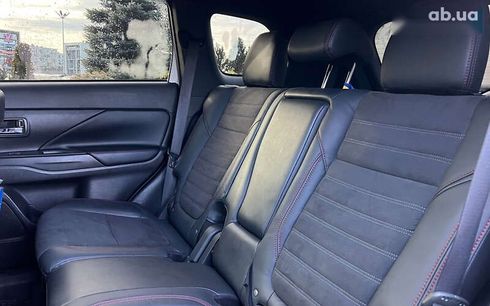 Mitsubishi Outlander 2020 - фото 24