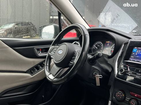 Subaru Forester 2018 белый - фото 3