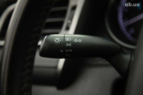 Toyota Camry 2020 - фото 19