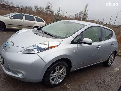 Nissan Leaf 2012 серебристый - фото 10