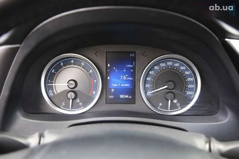 Toyota Corolla 2018 - фото 17