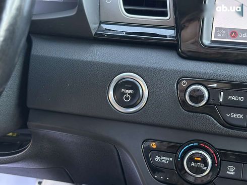 Kia Niro 2019 - фото 16