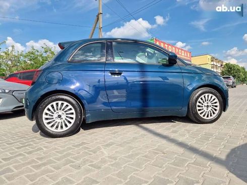 Fiat 500E 2022 - фото 8
