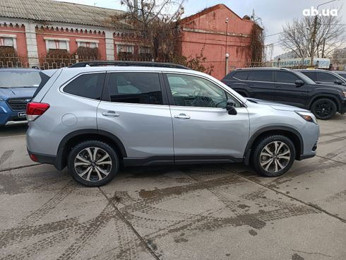 Subaru Forester 2022 серый - фото 9