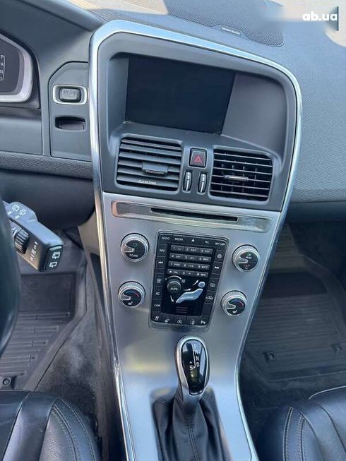 Volvo XC60 2017 - фото 15