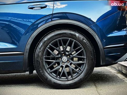 Volkswagen Touareg 2019 - фото 19
