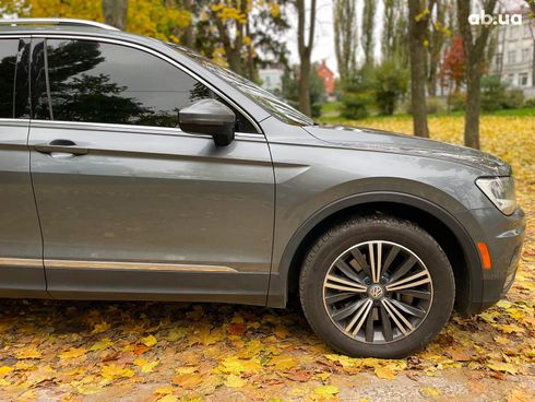 Volkswagen Tiguan 2017 серый - фото 9