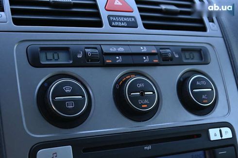 Volkswagen Touran 2009 - фото 25