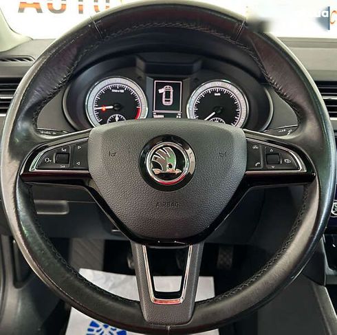 Skoda Octavia 2017 - фото 19