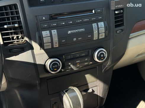 Mitsubishi Pajero Wagon 2008 бежевый - фото 26
