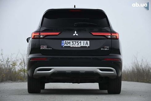 Mitsubishi Outlander 2023 - фото 13