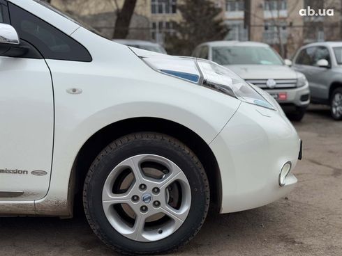 Nissan Leaf 2014 белый - фото 15