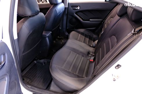 Kia Forte 2017 белый - фото 8