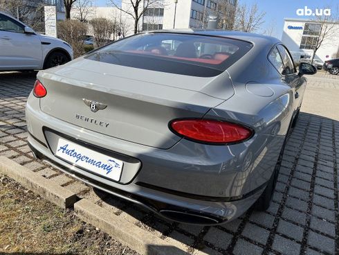 Bentley Continental GT 2022 - фото 42