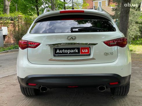 Infiniti QX70 2013 белый - фото 11