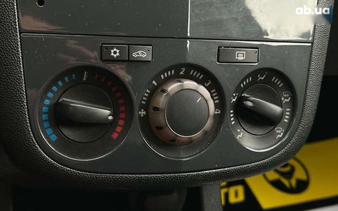Opel Corsa 2011 - фото 17