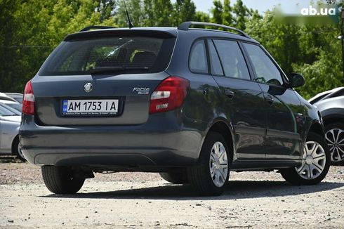 Skoda Fabia 2009 - фото 10