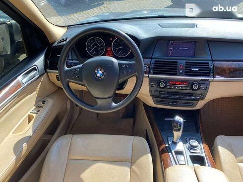 BMW X5 2010 - фото 8