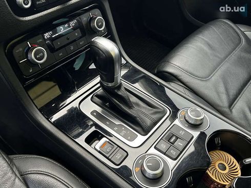 Volkswagen Touareg 2015 - фото 16