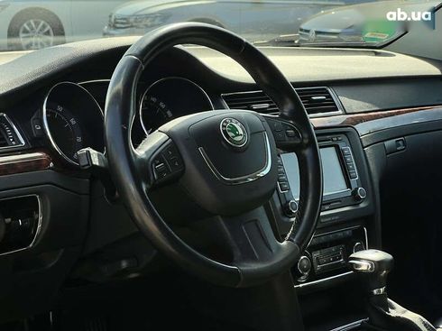Skoda Superb 2012 - фото 28