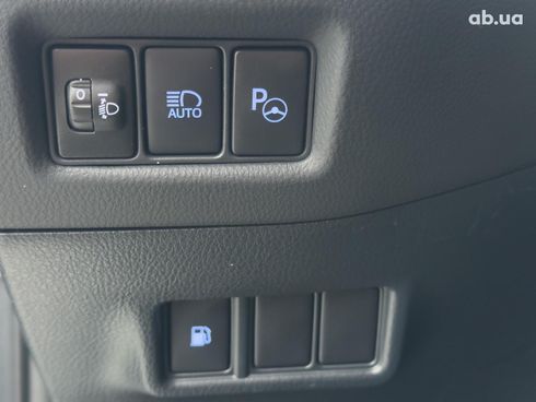 Toyota C-HR 2022 серый - фото 14