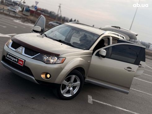 Mitsubishi Outlander XL 2008 бежевый - фото 33