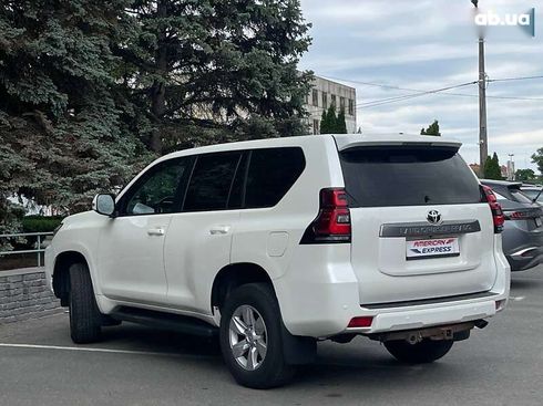 Toyota Land Cruiser Prado 2019 - фото 4