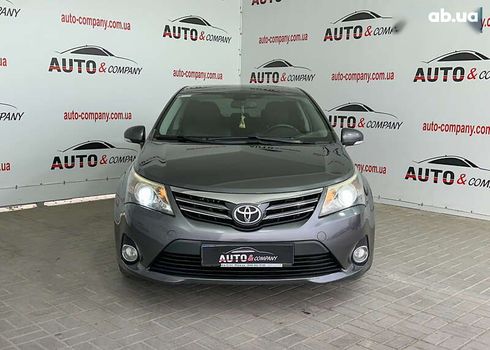 Toyota Avensis 2013 - фото 2