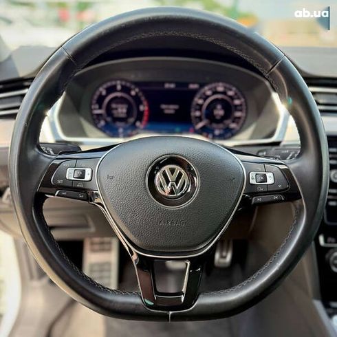 Volkswagen passat alltrack 2018 - фото 25