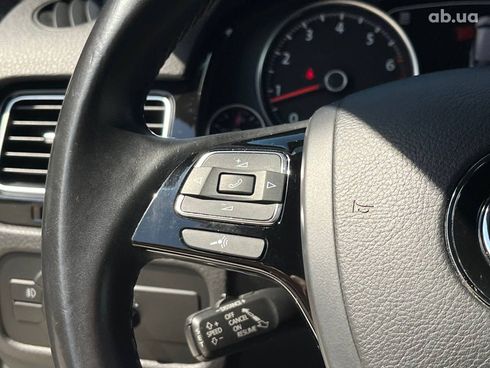 Volkswagen Touareg 2016 белый - фото 34