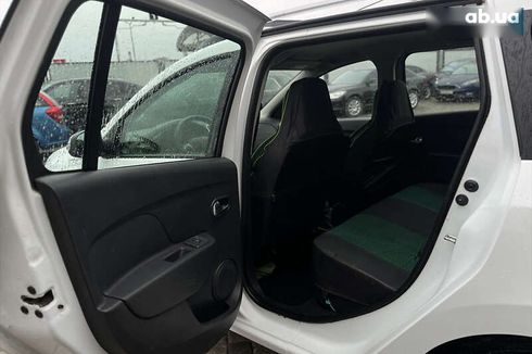 Renault Logan 2019 - фото 15